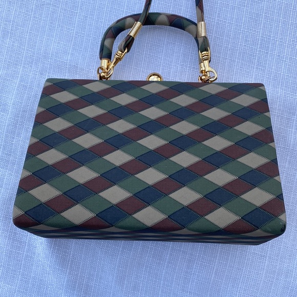 Cawen's Tan, Brown, Navy, & Hunter Vintage Look Gold Handle Bag - Picture 4 of 10